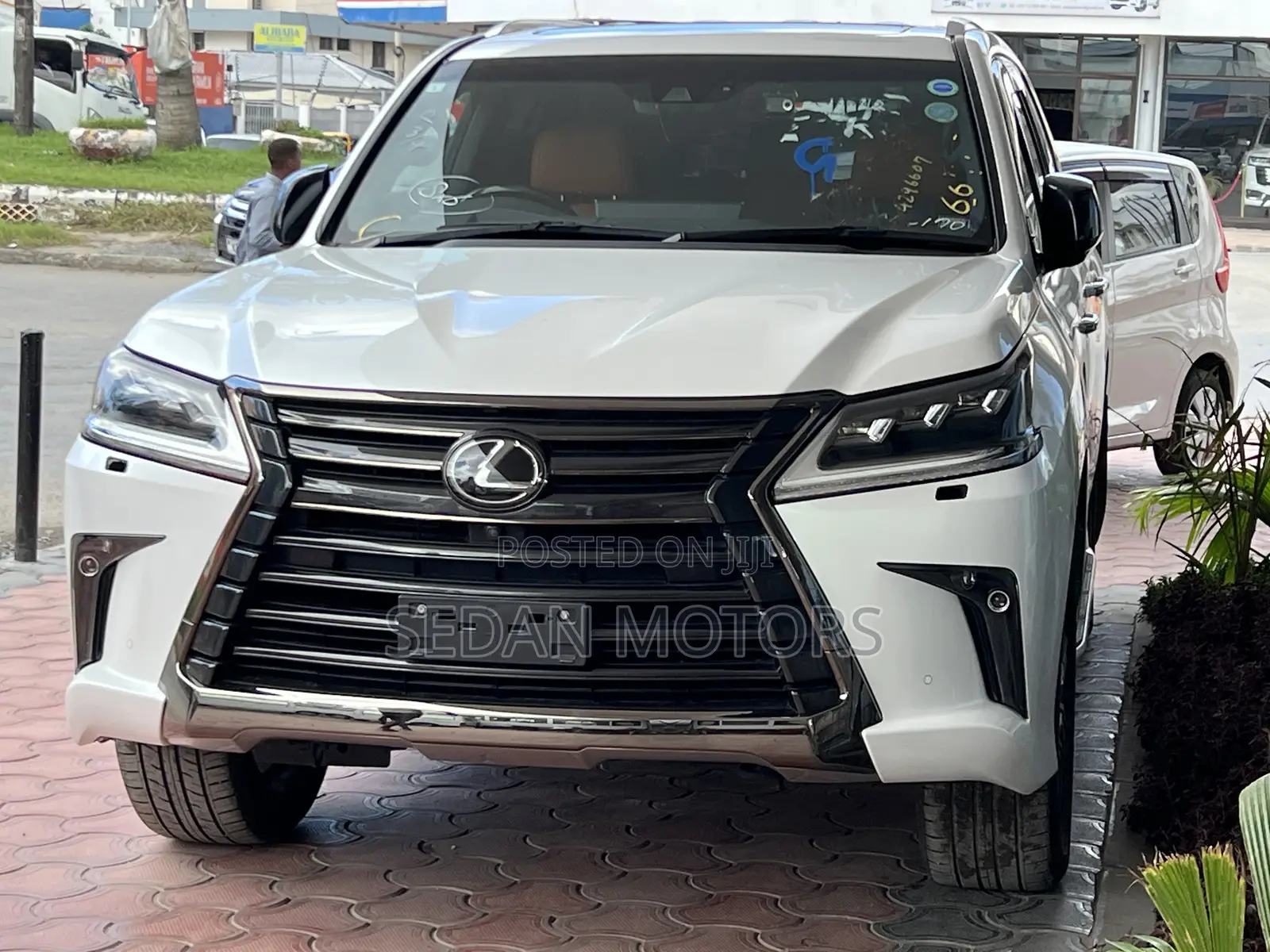 Lexus LX 2020 Off white