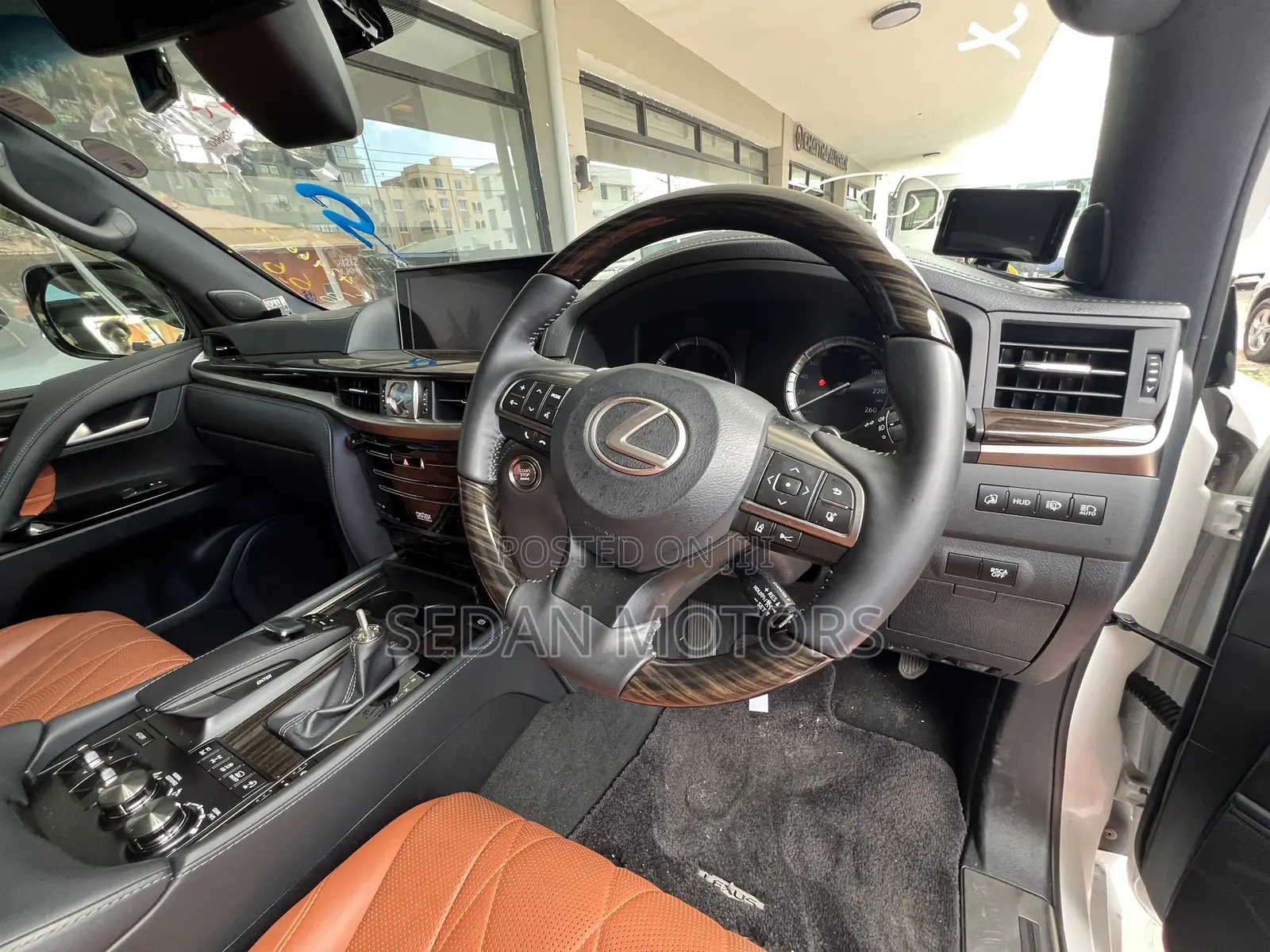 Lexus LX 2020 Off white