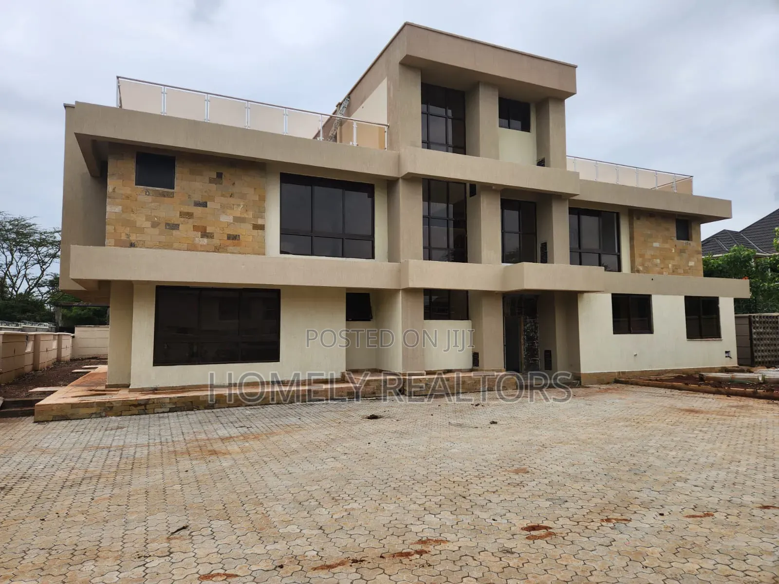 6bdrm Mansion in Bogani, Karen for sale