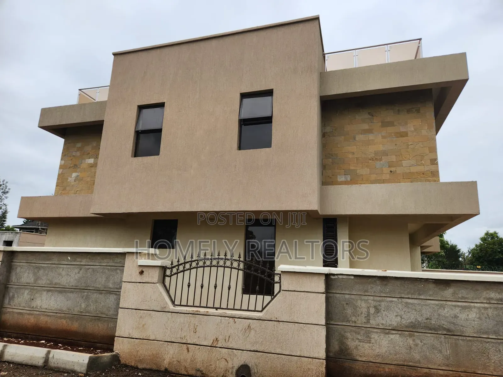 6bdrm Mansion in Bogani, Karen for sale