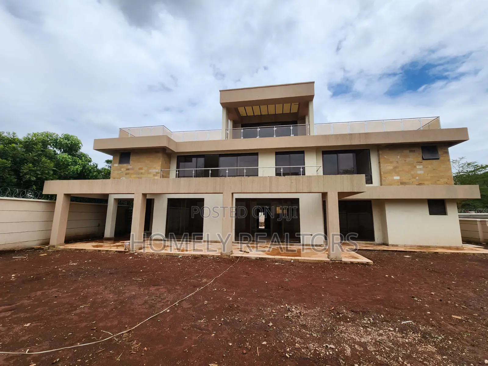 6bdrm Mansion in Bogani, Karen for sale