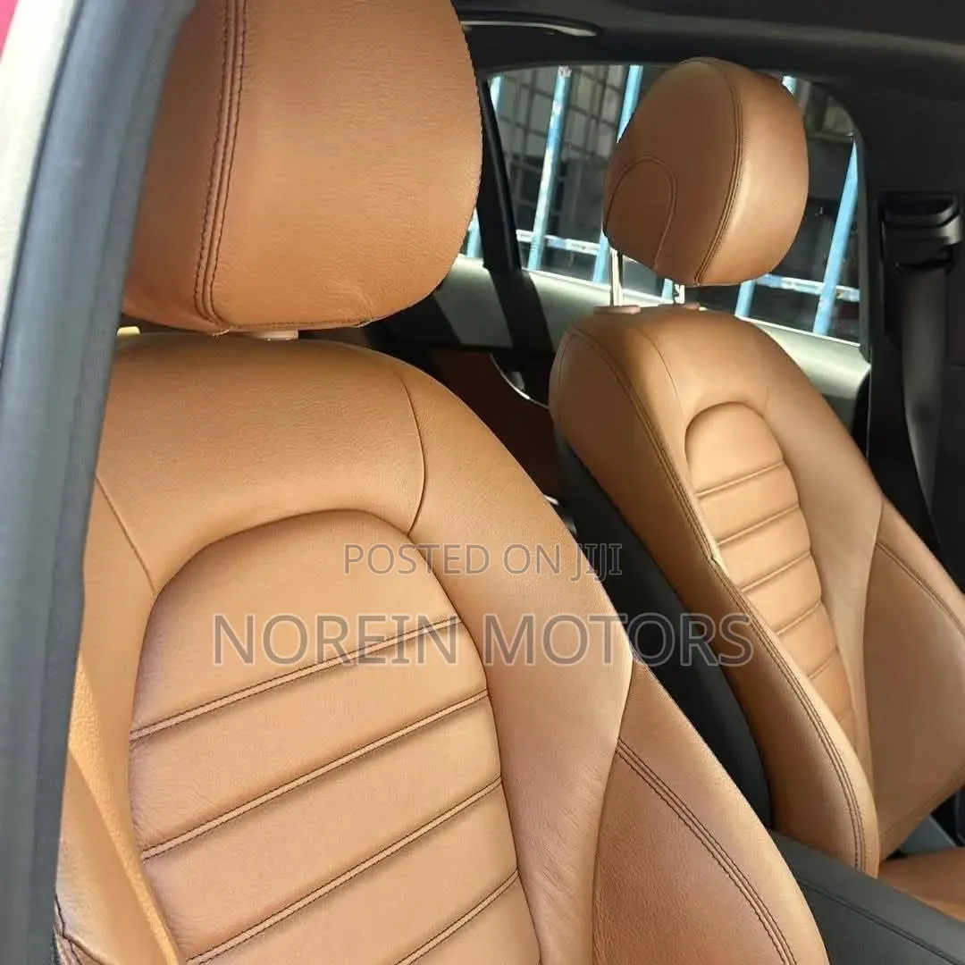 Mercedes-Benz C200 2019 Red
