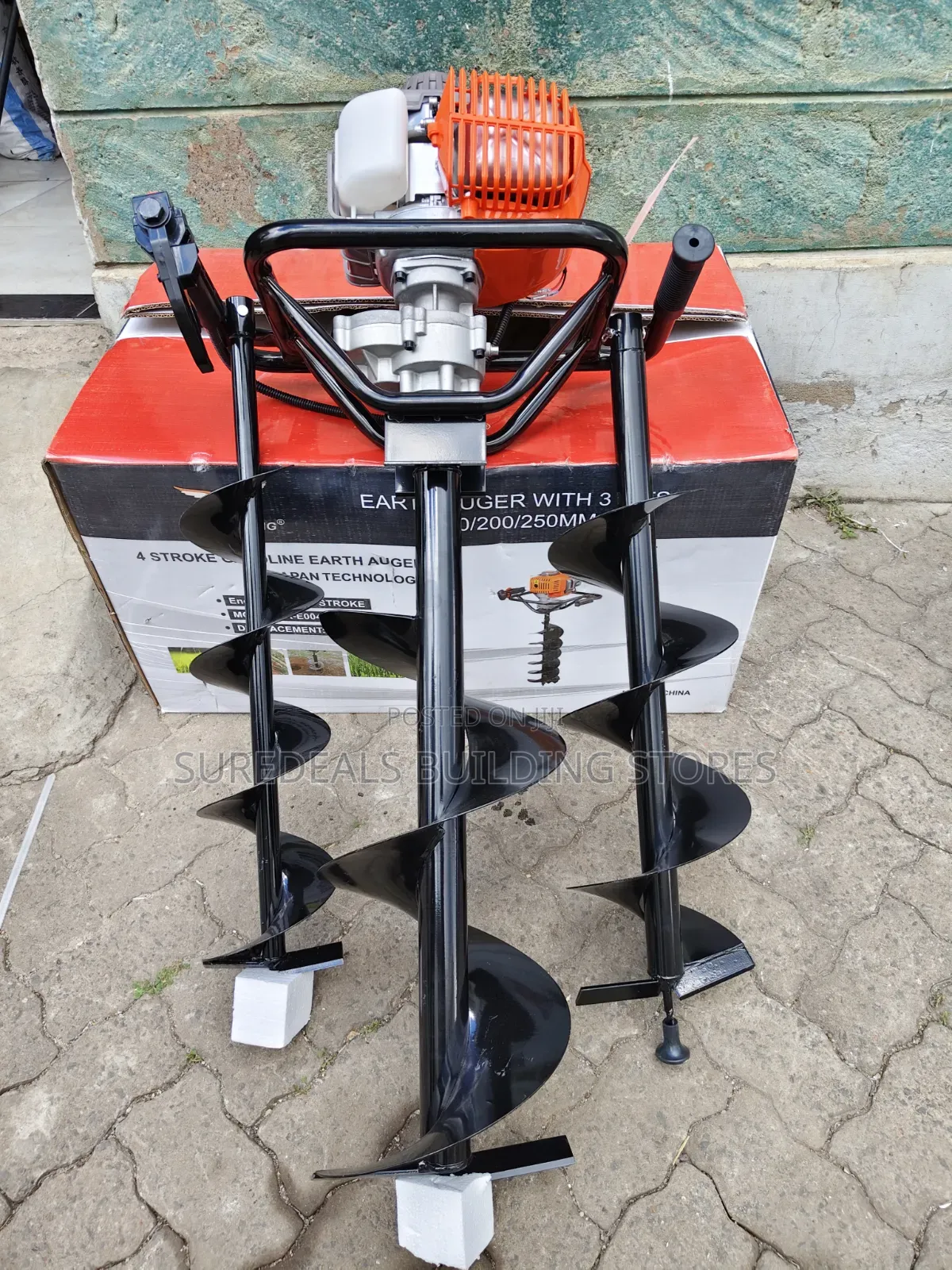 Hawking 4-Stroke Earth Auger Machine With 3 Bits