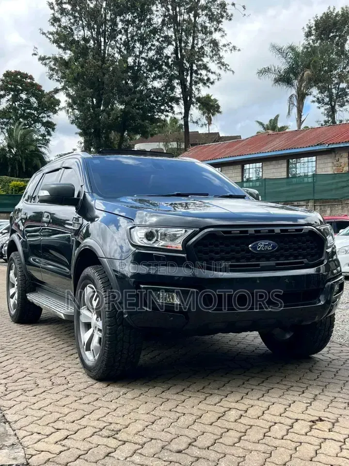Ford Everest 2016 Matt Black