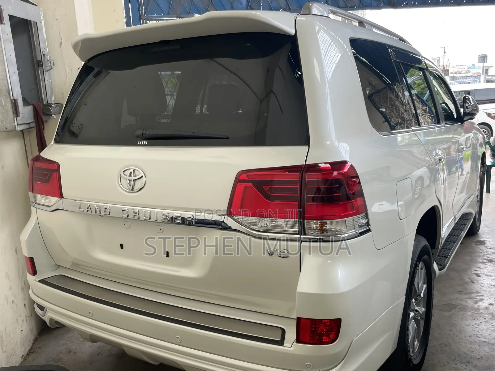 Toyota Land Cruiser 4.6 V8 ZX 2020 White