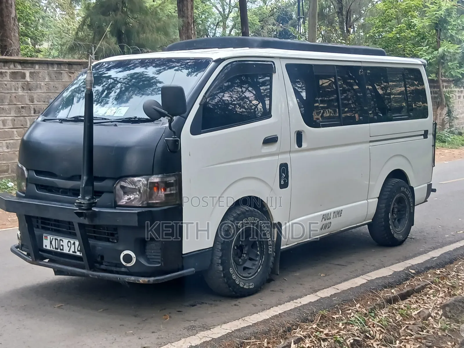 Toyota HiAce 2016 White