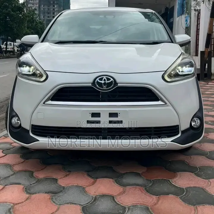 Toyota Sienta 2019 White