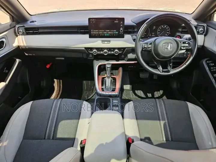 Honda Vezel 2021 Yellow