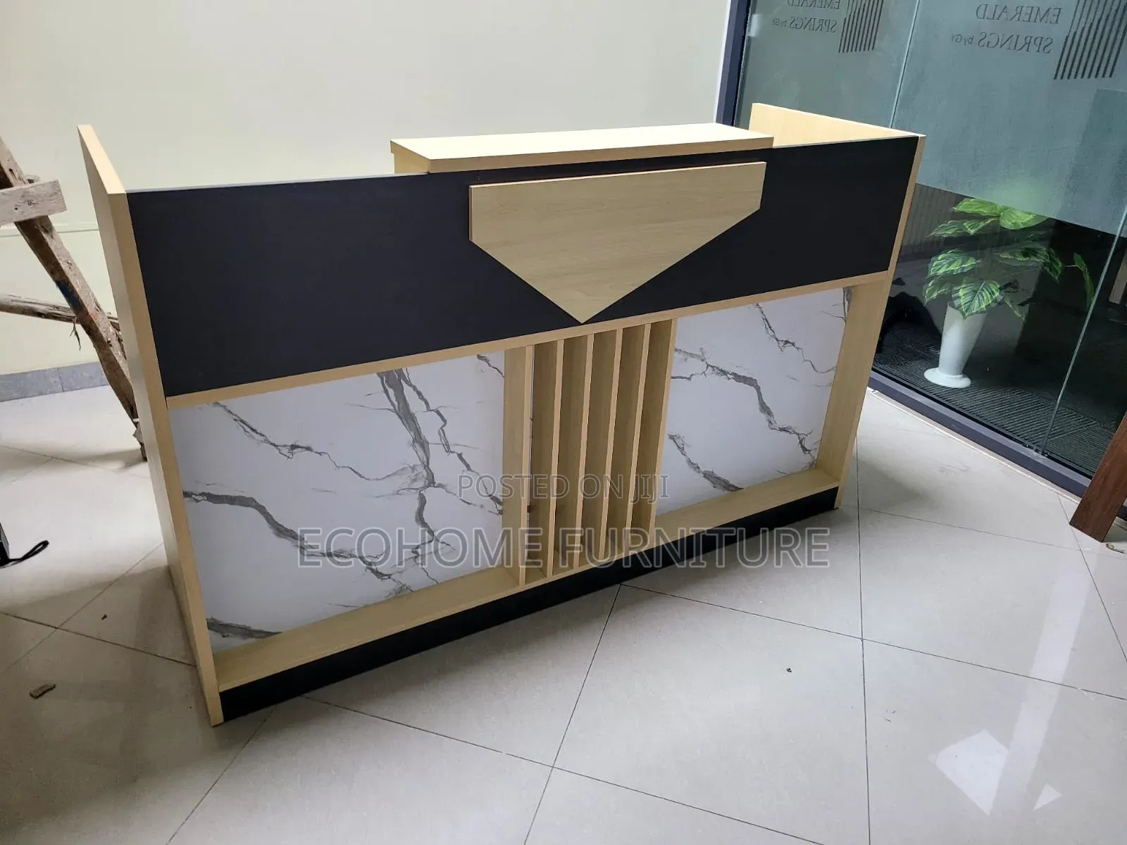 18m Classic Reception Desk