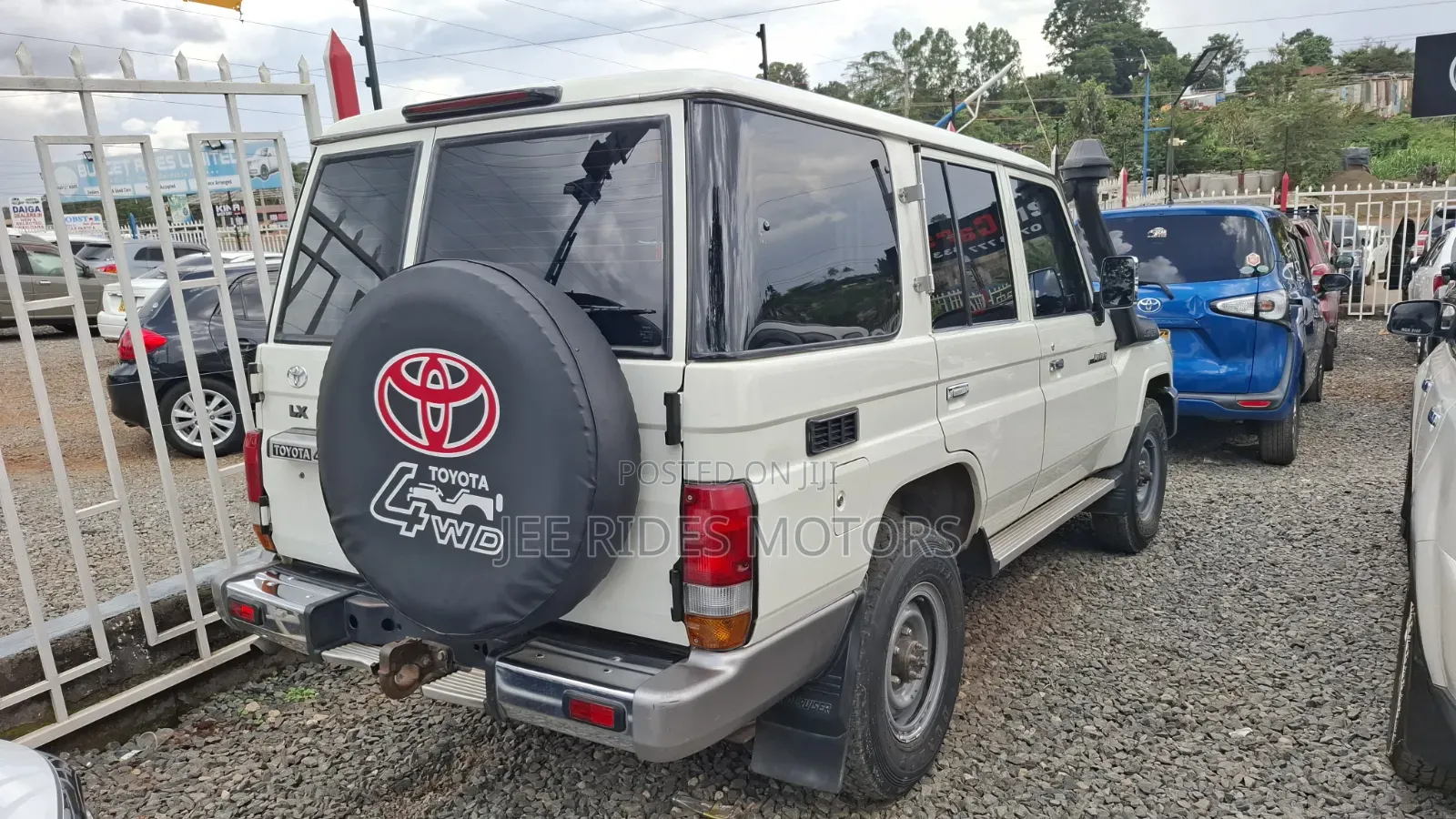 Toyota Land Cruiser 2016 White