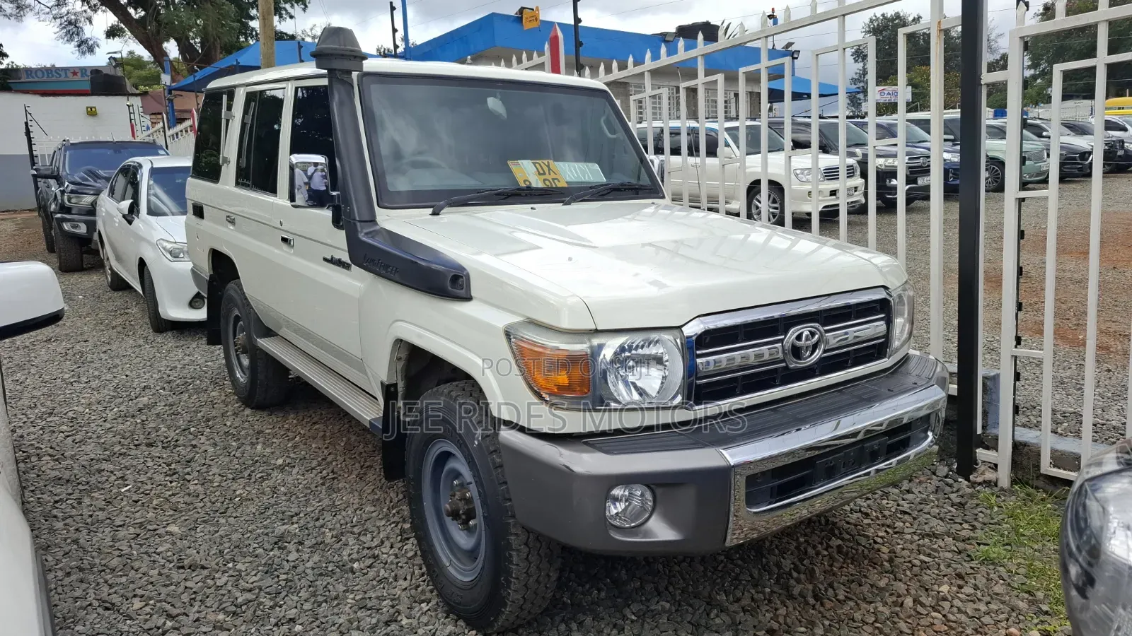 Toyota Land Cruiser 2016 White