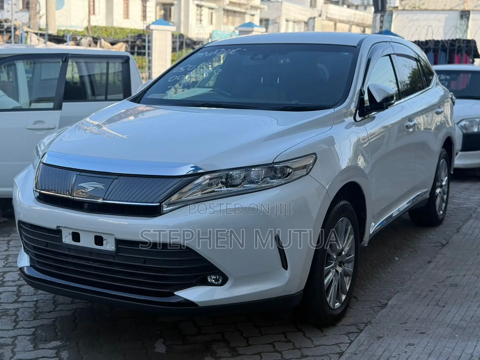 Toyota Harrier 2.0 4WD 2019 White