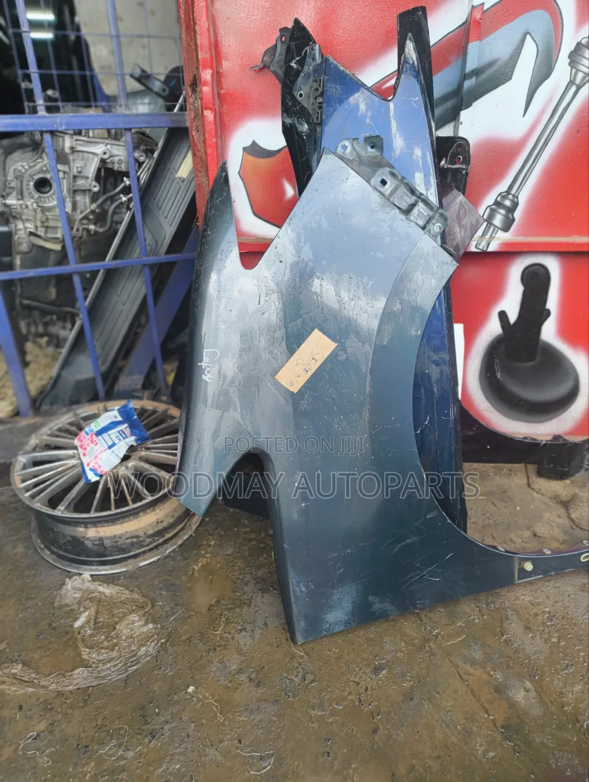 Nissan Serena Fender