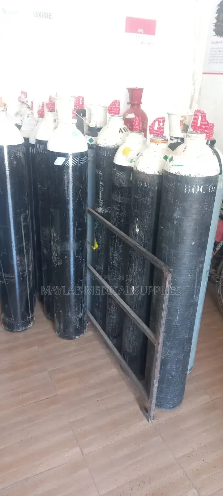 Oxygen Cylinder 10 Litres, Regulator,Flow Meter