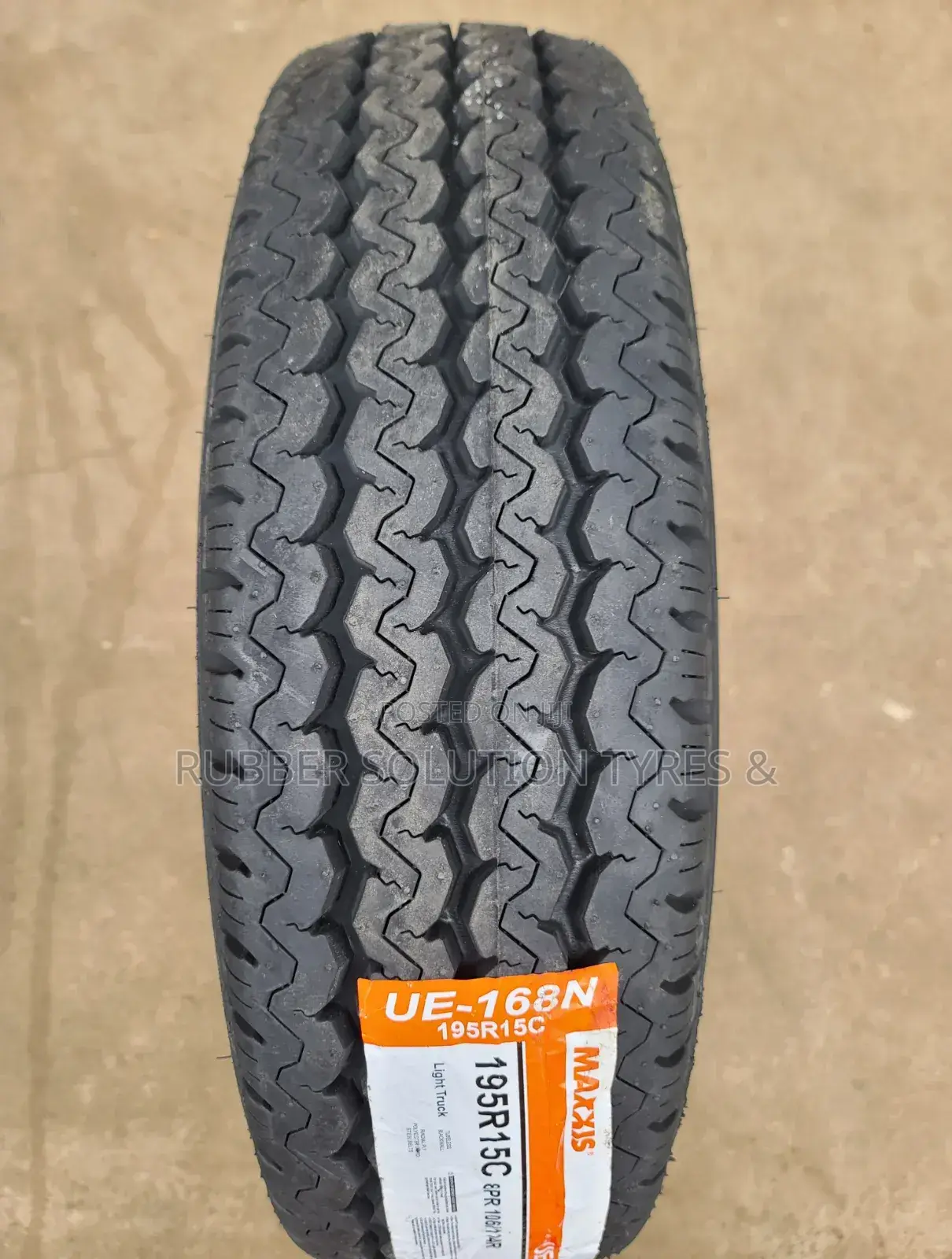 195r15 C Maxxis Tyres Ue-168 [Made in Thailand ]