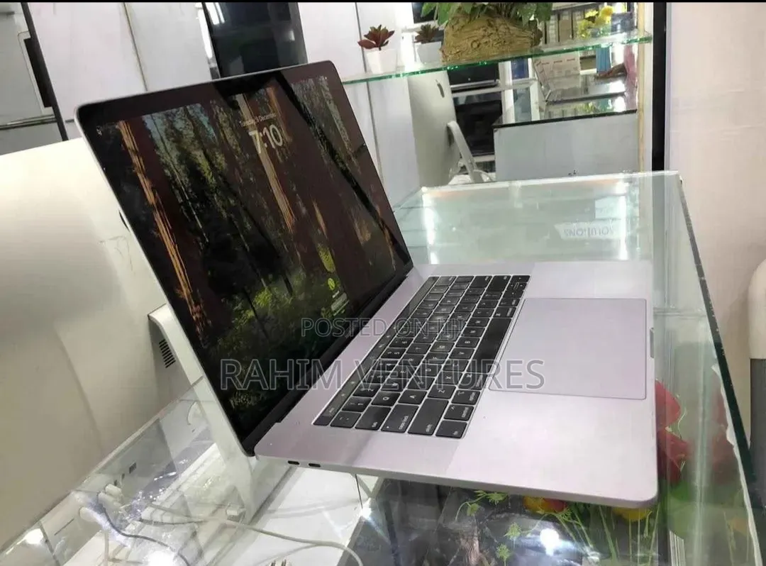 Laptop Apple MacBook Pro 2019 32GB Intel Core i7 SSD 512GB
