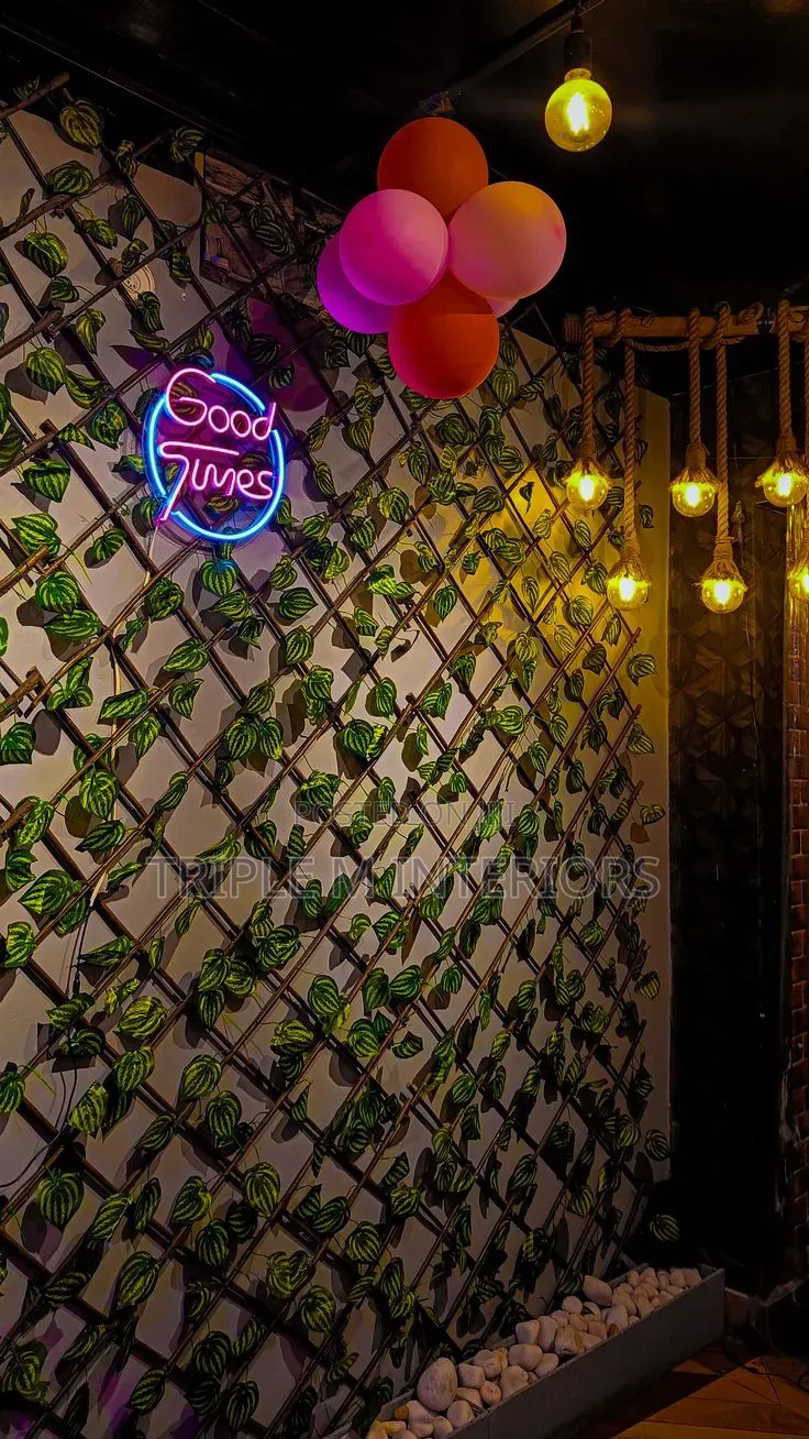 Expandable Fence Panel for Wall Decor