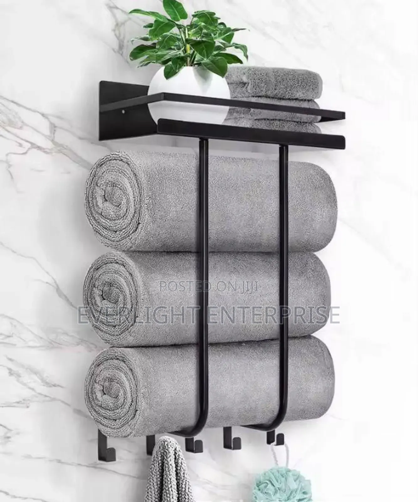 Multifunctional Bathroom Towel Holder With Metal Shelf and 5 Hooks /