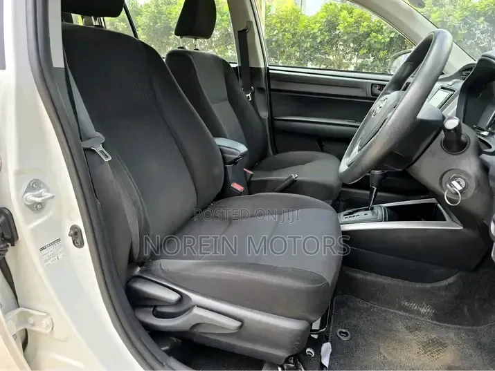 Toyota Corolla Fielder 2019 Pearl