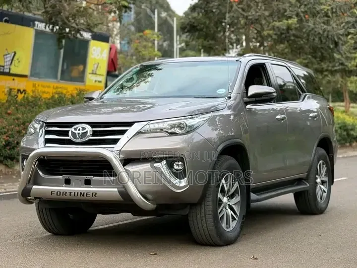 Toyota Fortuner 2018 Burgundy