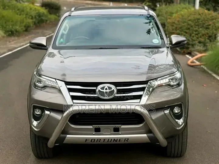 Toyota Fortuner 2018 Burgundy