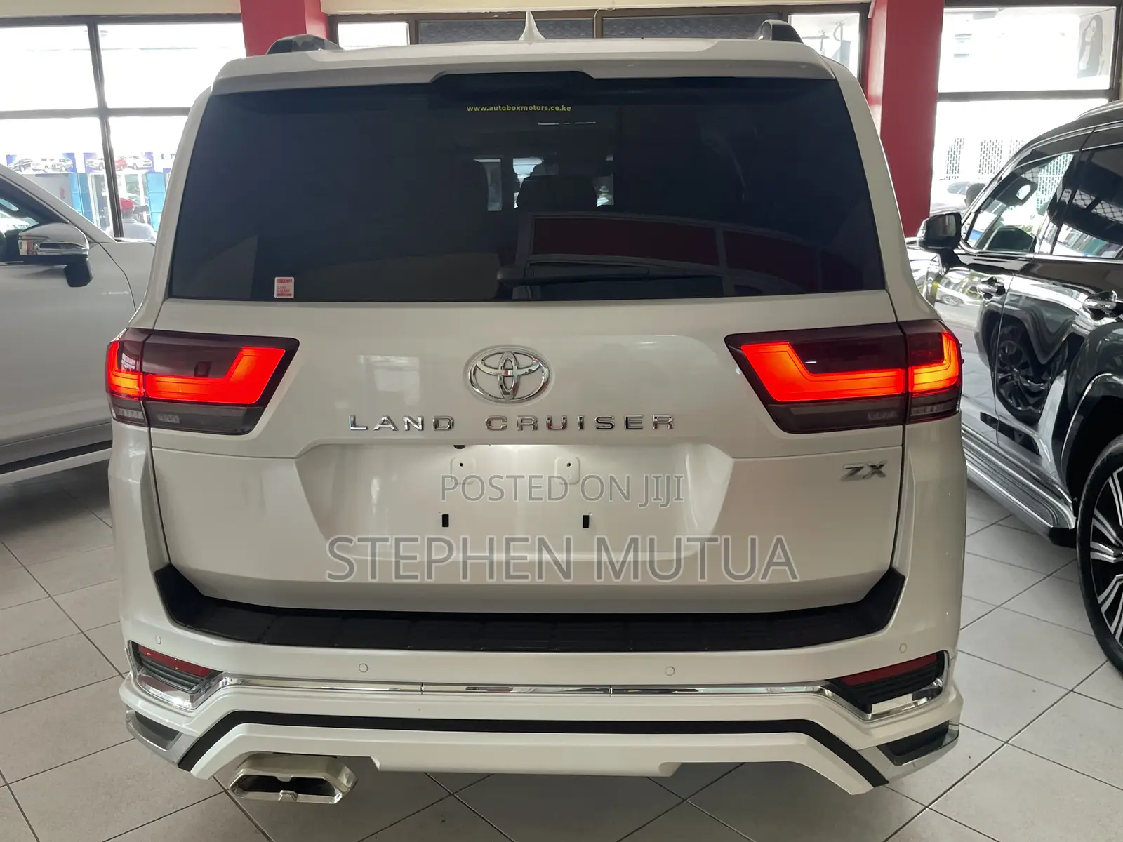 Toyota Land Cruiser LC300 2024 White