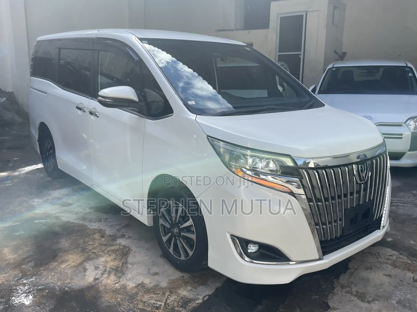 Toyota Esquire 2.0 FWD (7 seater) 2019 White