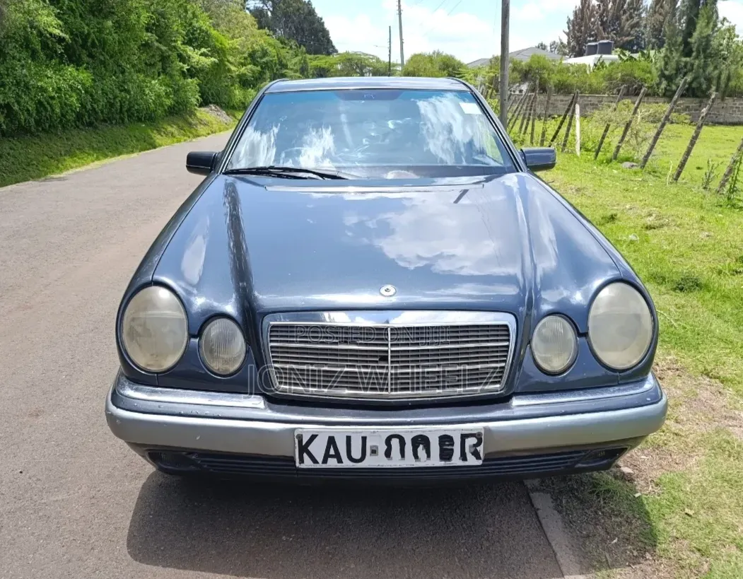 Mercedes-Benz E200 1998 Blue