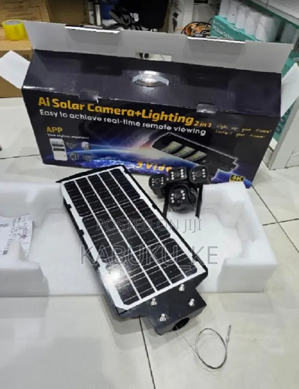 Three Lens 450w 4g Solar CCTV Camera With Floodlight