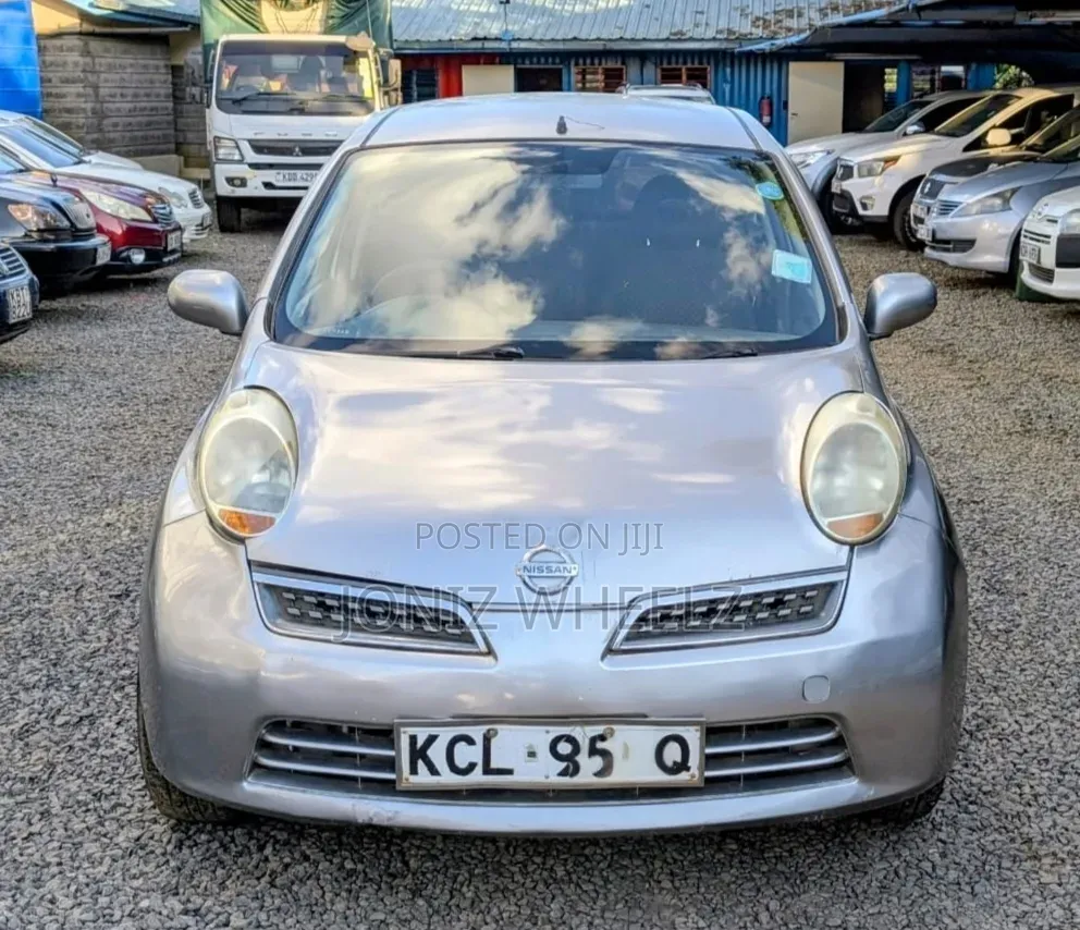 Nissan March 1.2 FWD 2010 Silver