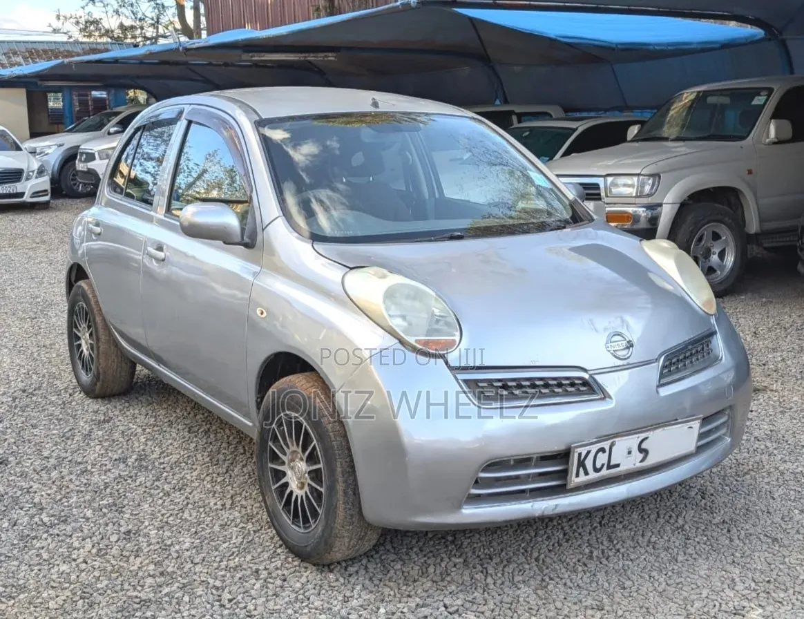 Nissan March 1.2 FWD 2010 Silver