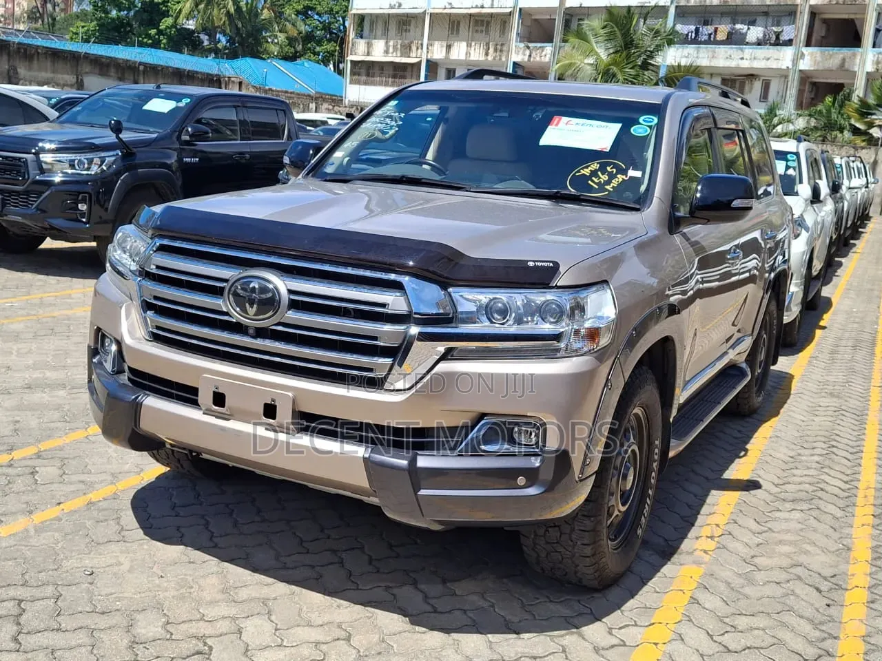 Toyota Land Cruiser 4.6 V8 ZX 2019 Gold