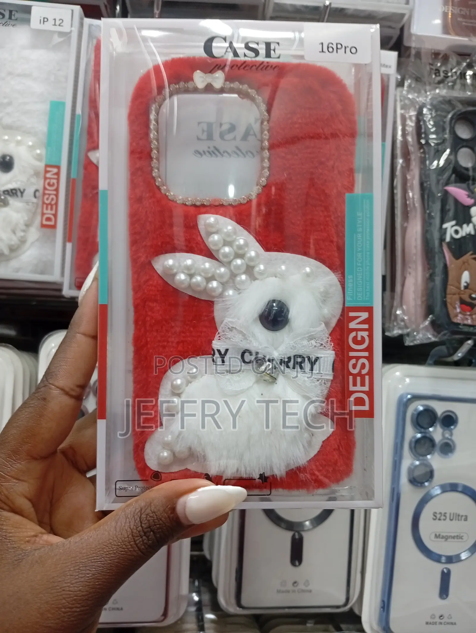 Plush, Fluffy Phone Case Decorated With a Rabbit Character, Pearls,