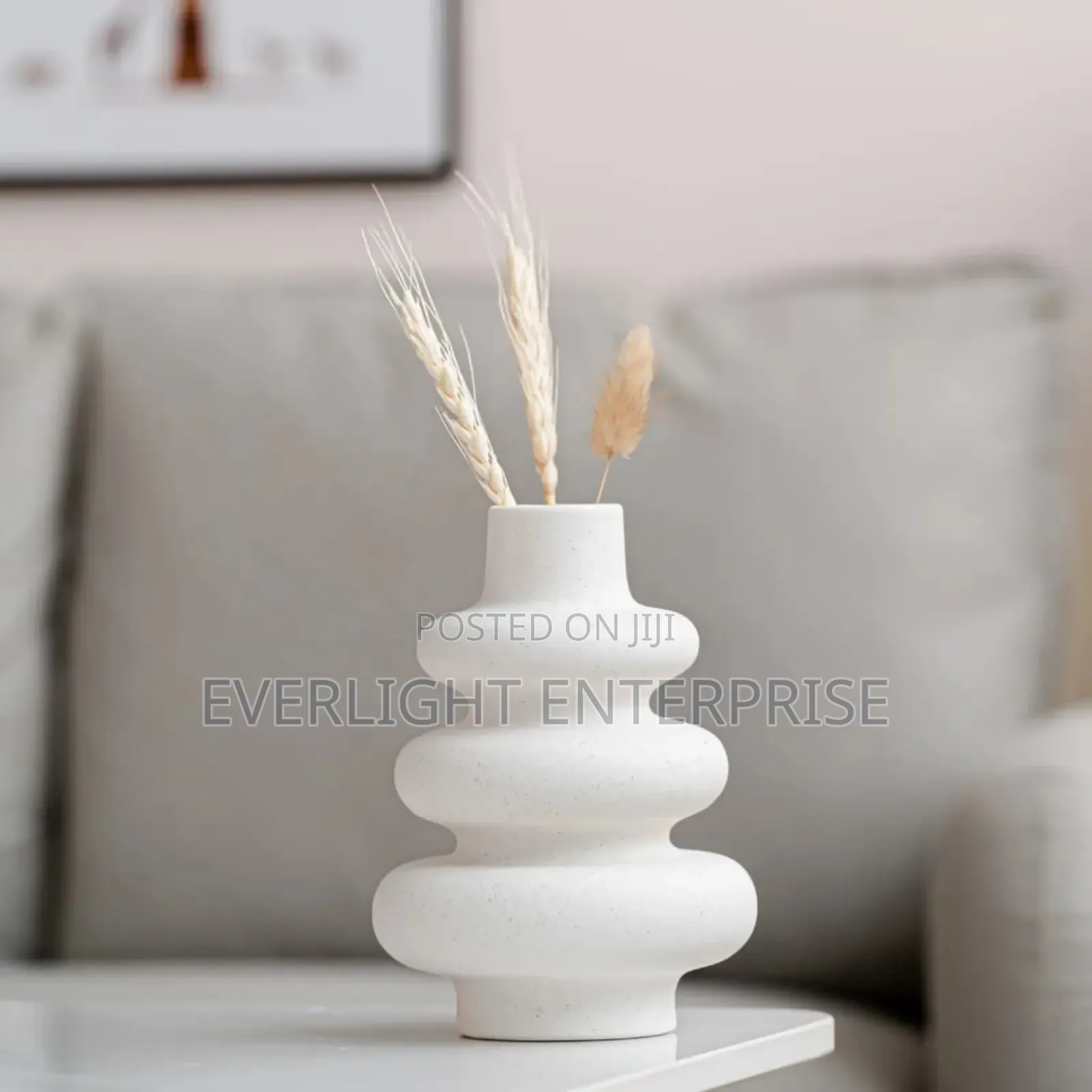 *Modern Minimalist Spiral Shaped Home Decorative Flower Vase