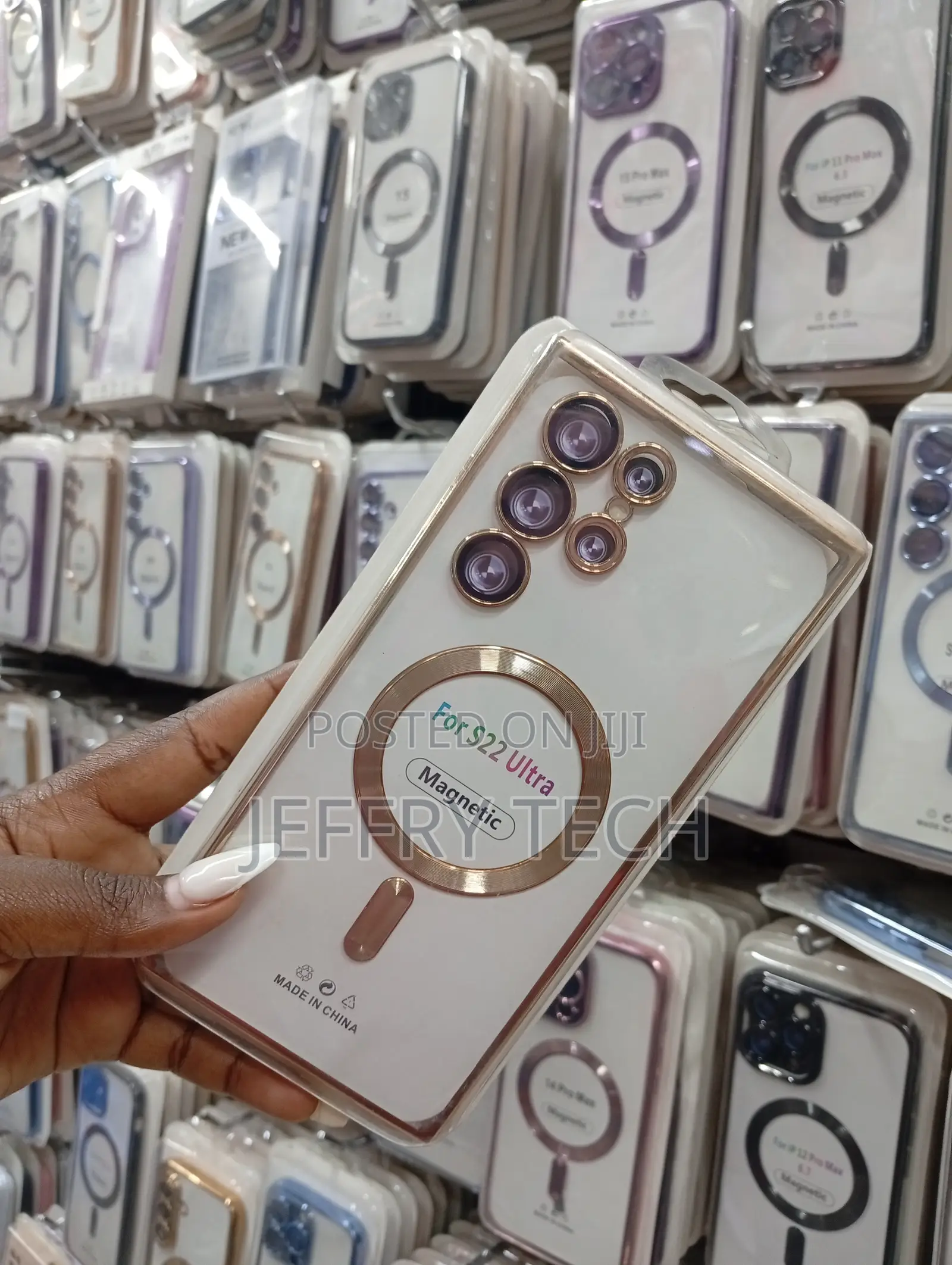 Magnetic Clear Protective Phone Case for the Samsung Galaxy S22 Ultra
