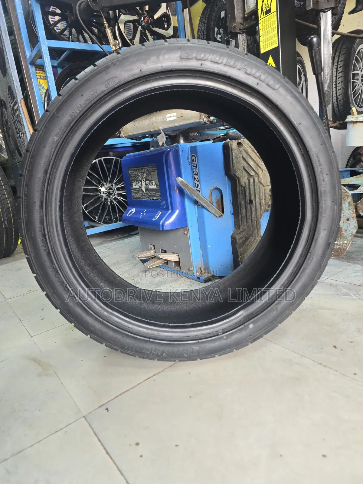 225/40r18 Goddard Transforce Tire