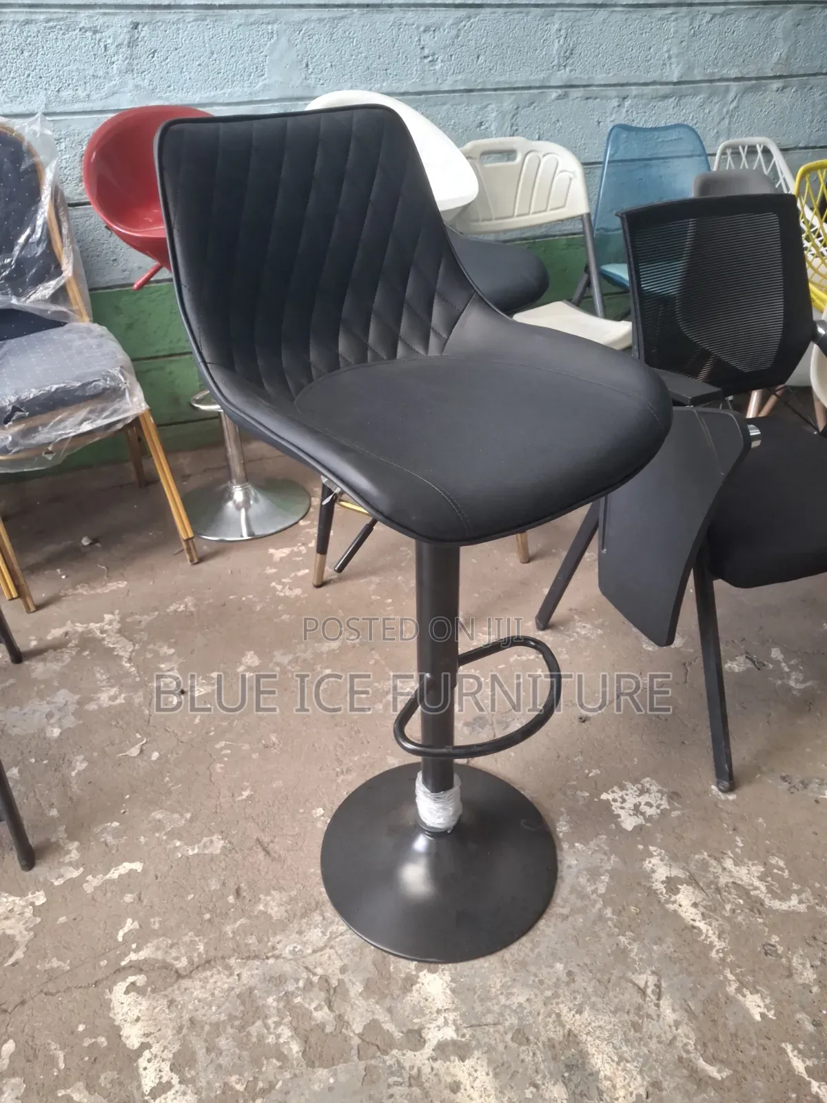 Swivel Bar Stool Black