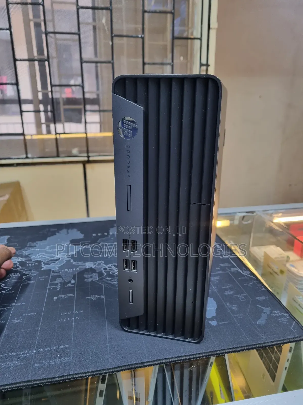 Desktop Computer HP 8GB AMD Ryzen 5 SSD 256GB