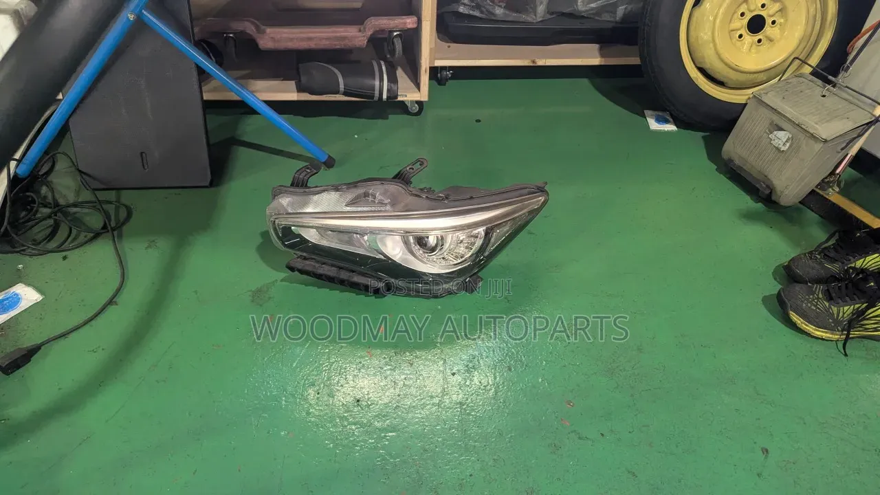 Nissan Skyline Headlight