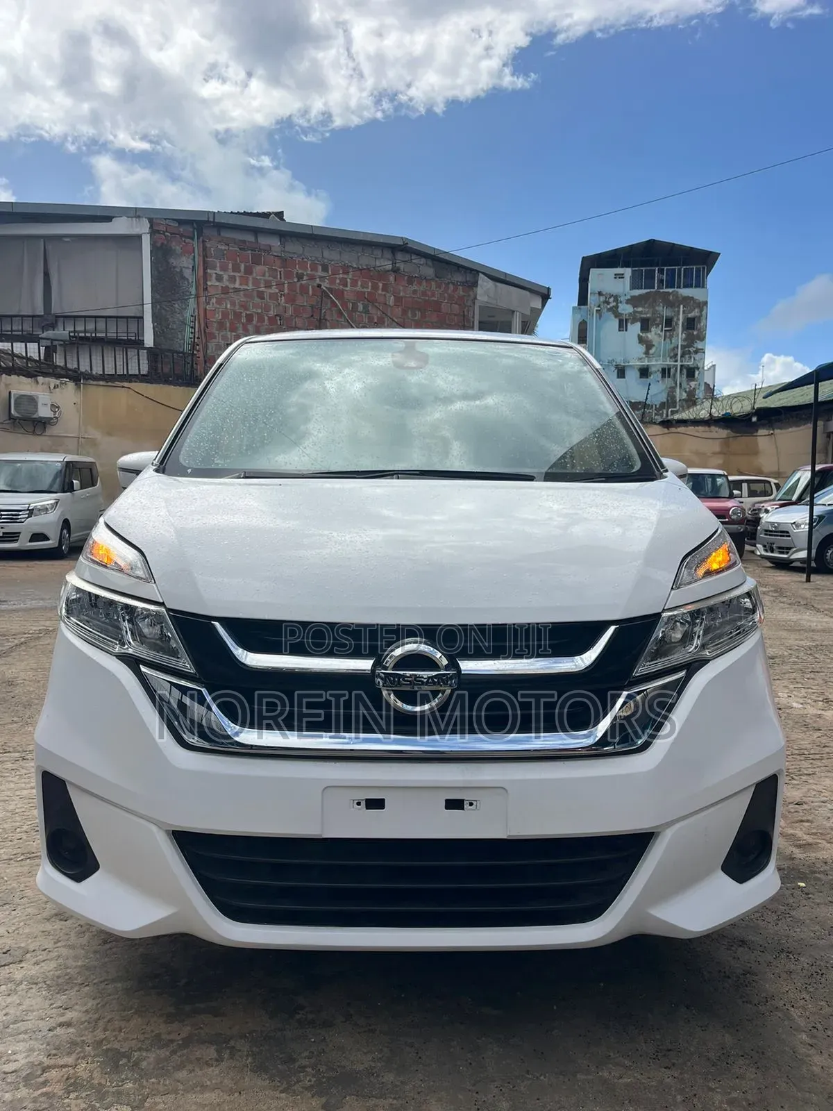 Nissan Serena 2018 Off white