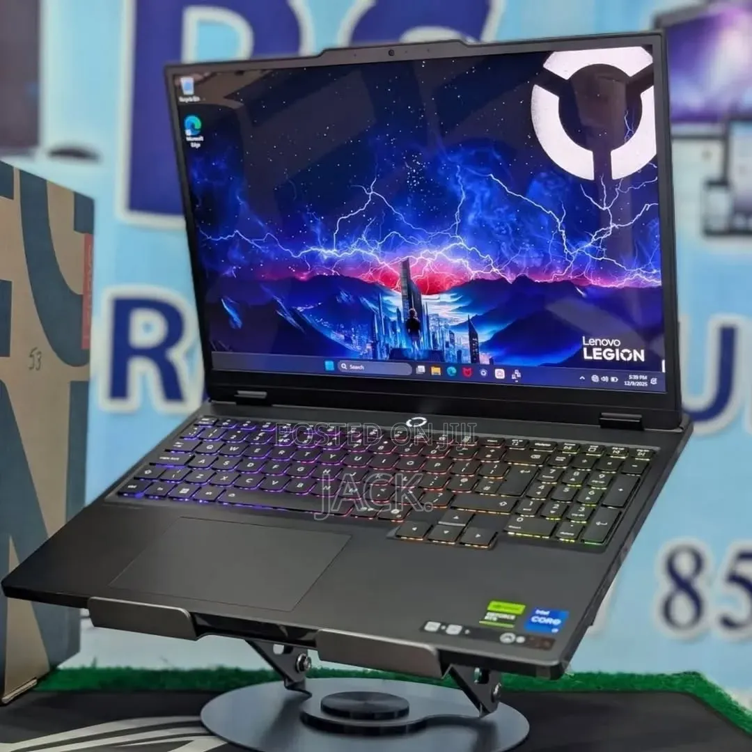 New Laptop Lenovo Legion 5 32GB Intel Core Ultra 9 SSD 1T