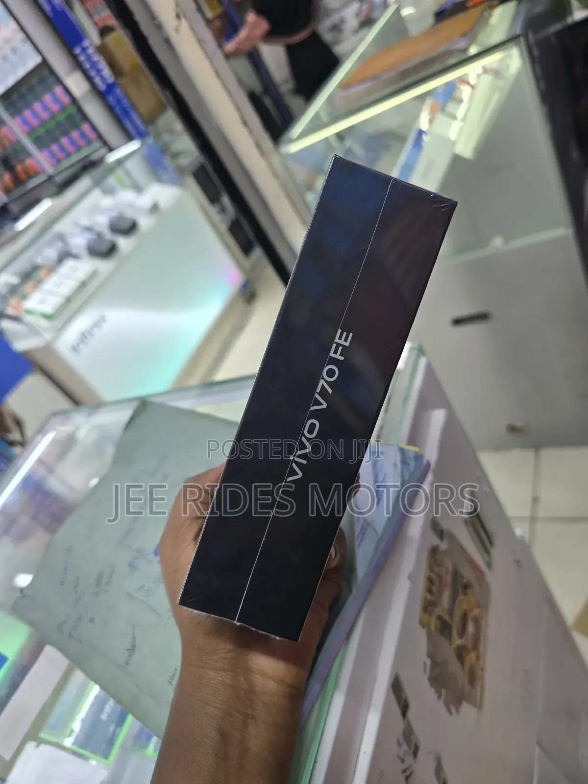 New Vivo V70 256 GB Blue