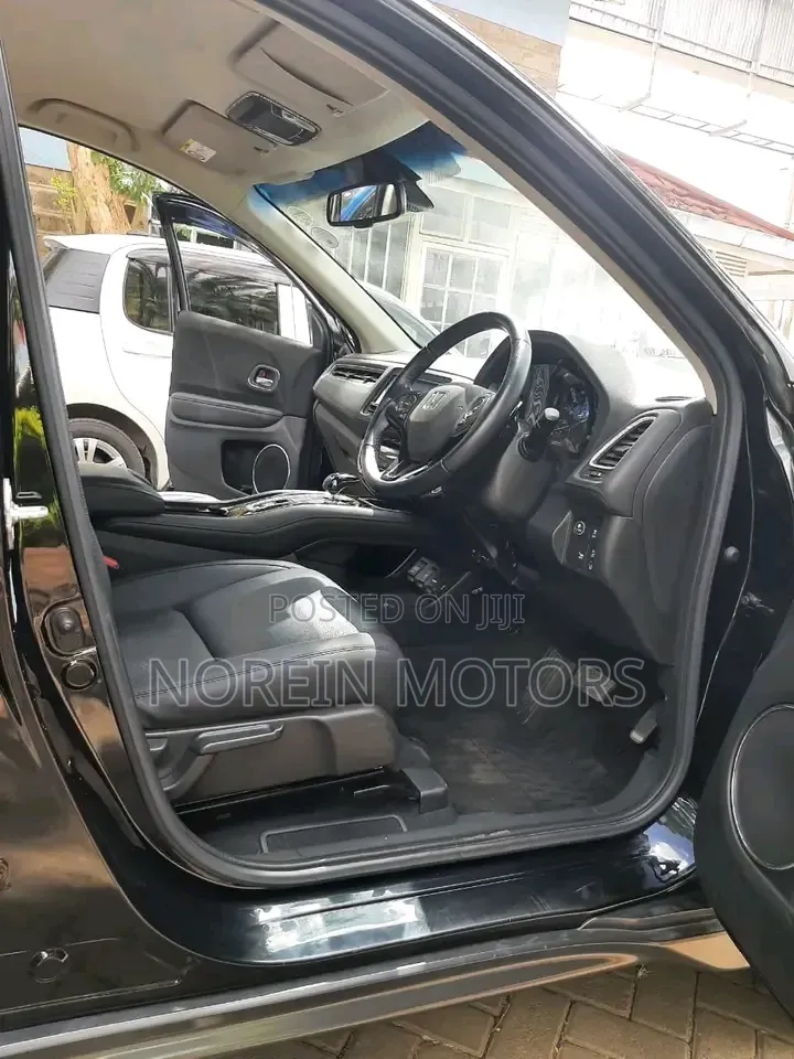 Honda Vezel 1.5 Hybrid 2WD 2018 Matt Black