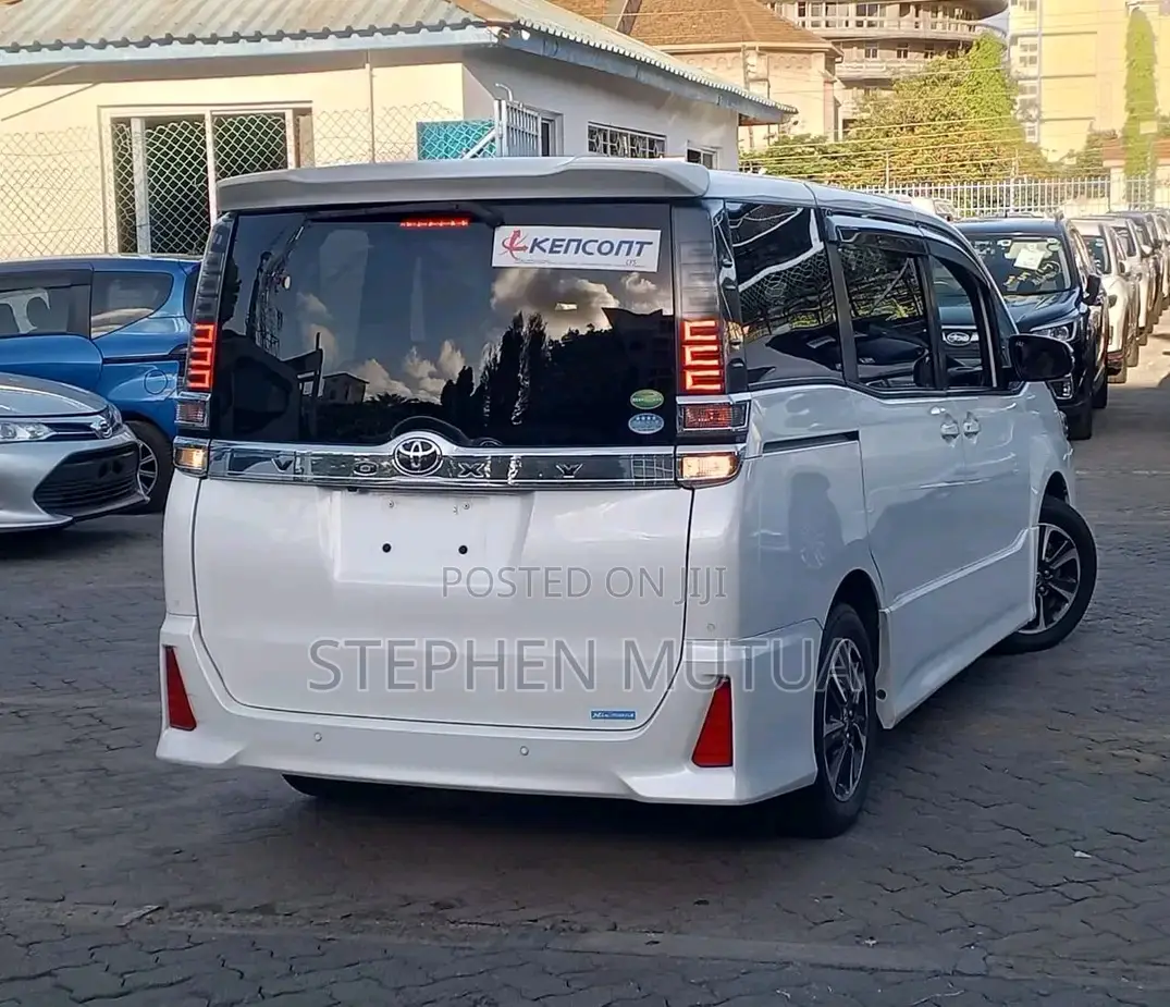 Toyota Voxy 2019 White