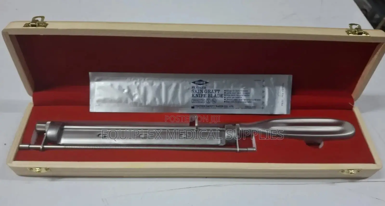 Skin Grafting Blade With Handle (Adjustable Blade)