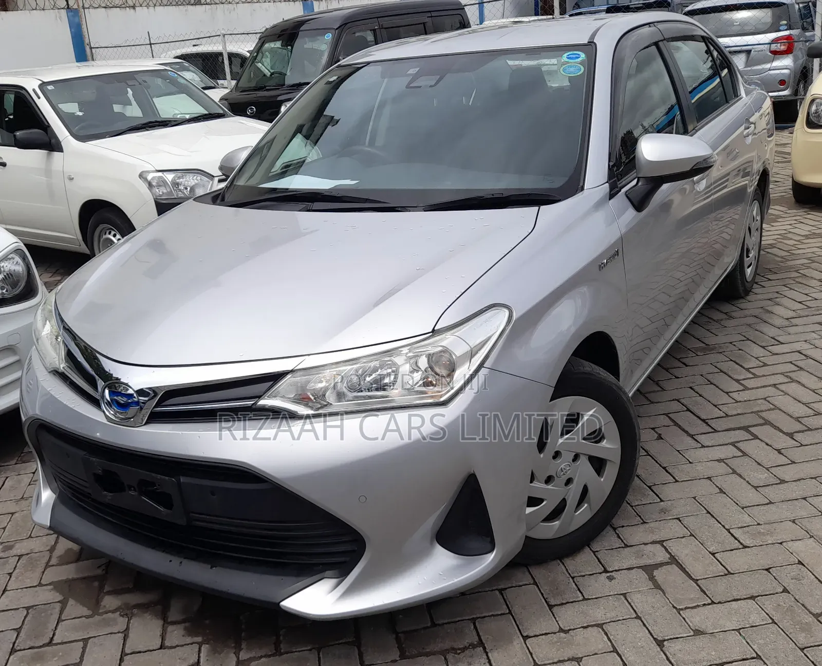 Toyota Axio 1.5 Hybrid 2WD 2018 Silver
