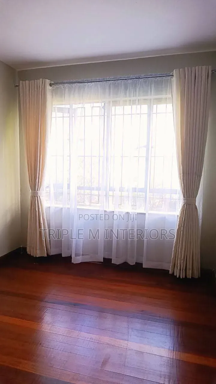 Window Curtains With a Stylish Ambient Look  !
