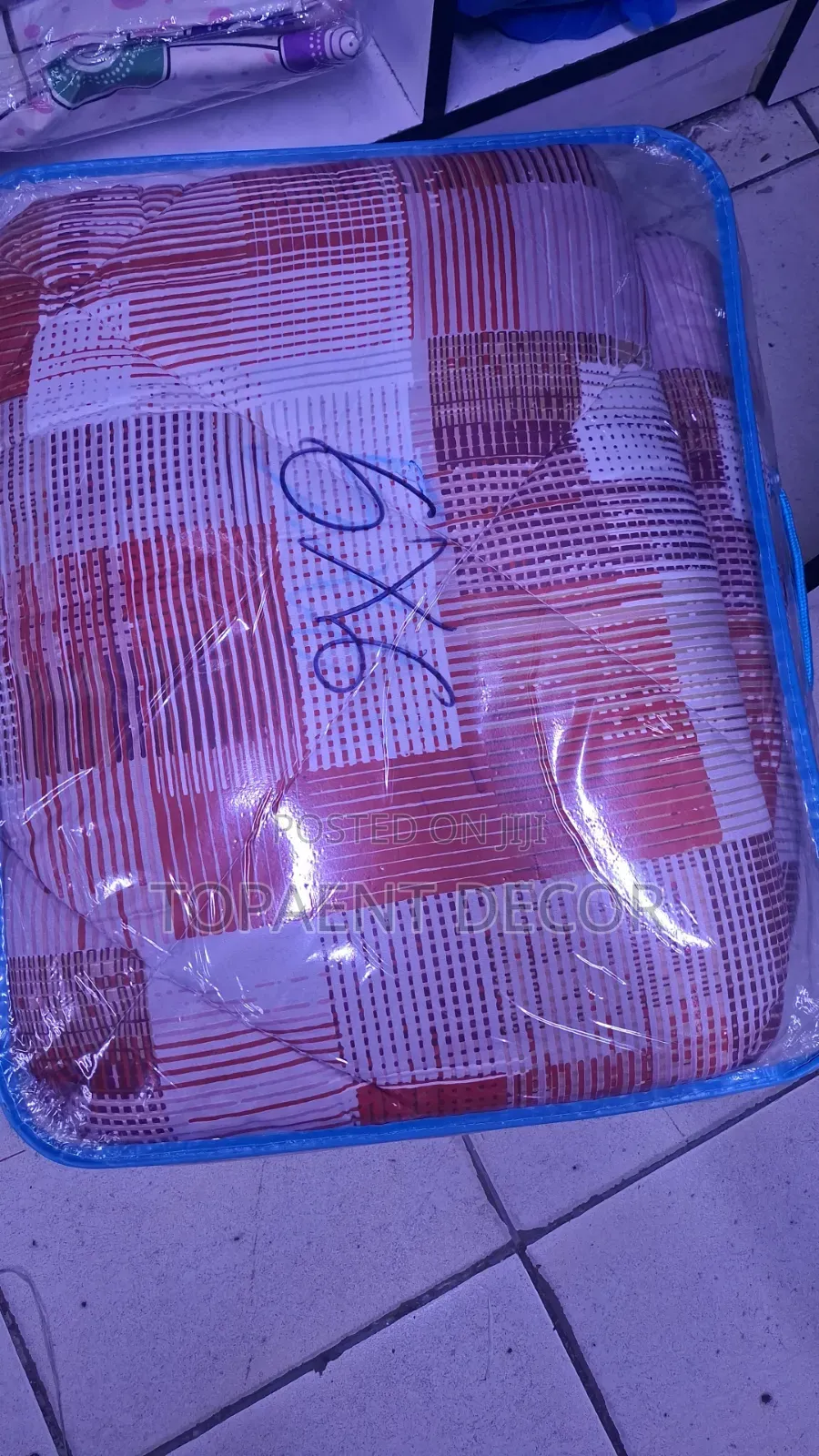 Mixed Patterns Warm 6by 6 Unbinded Duvets Set