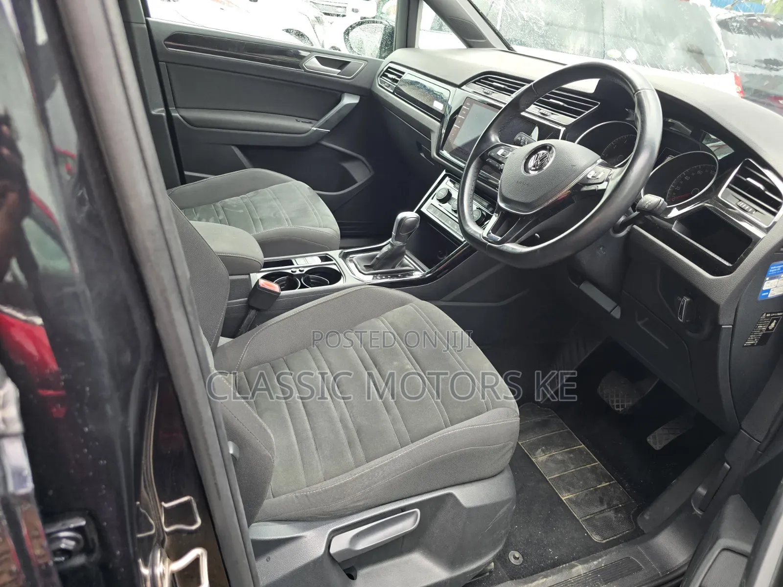 Volkswagen Touran 2019 Black