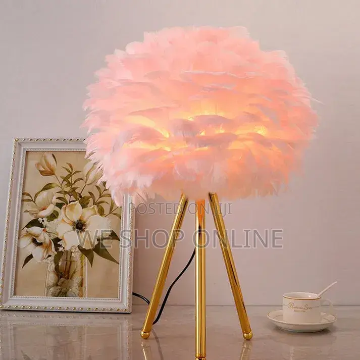 Romantic Feather Table Lamp